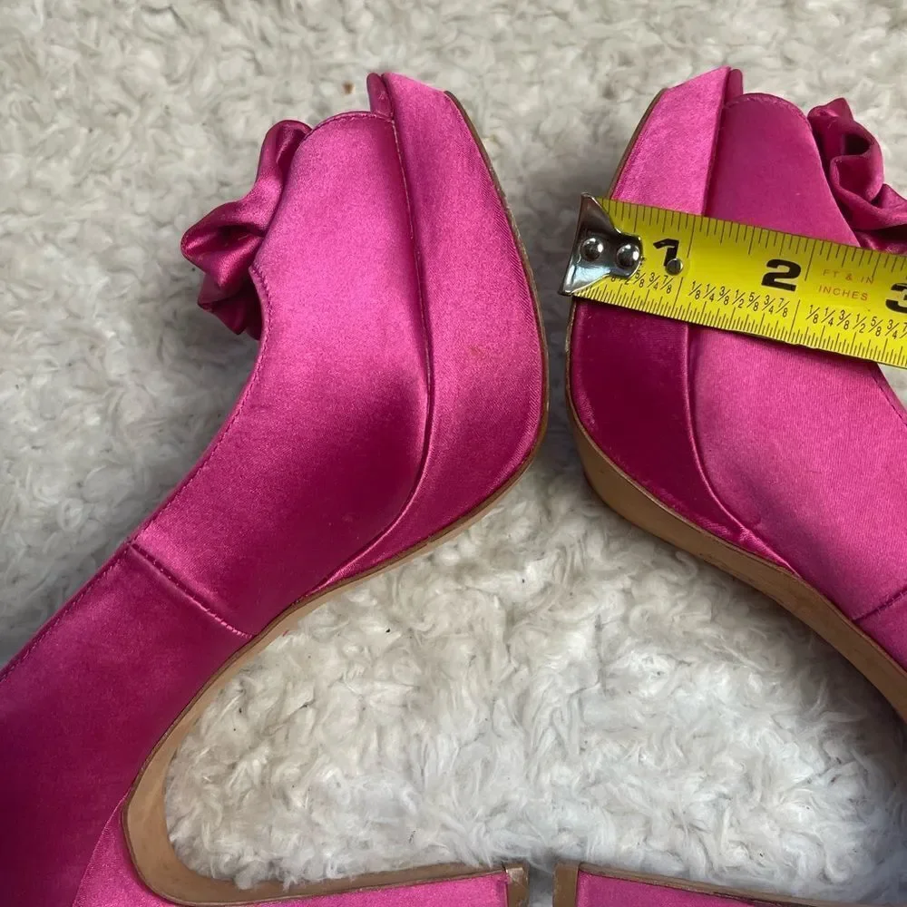 Pour La Victoire Satin Hot pink slip on platform heels peep toe SZ9.5